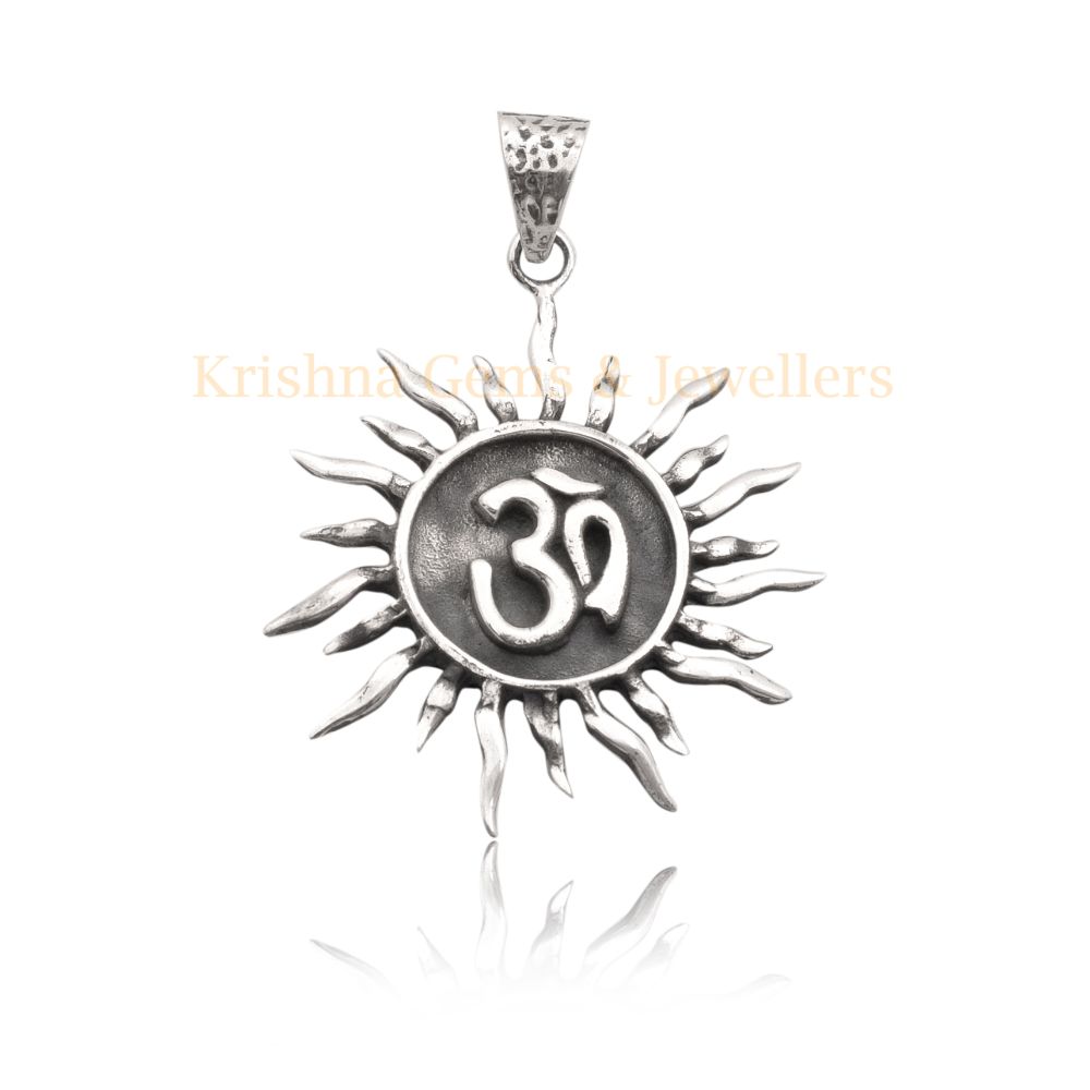 Om Pendant in Silver