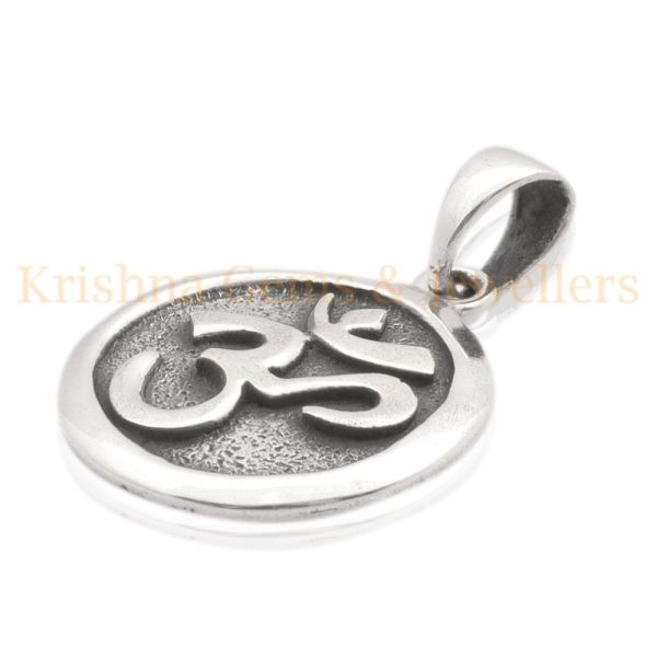 Om pendant